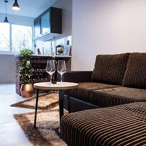 deni-luxury-apartment.splithotels.org/